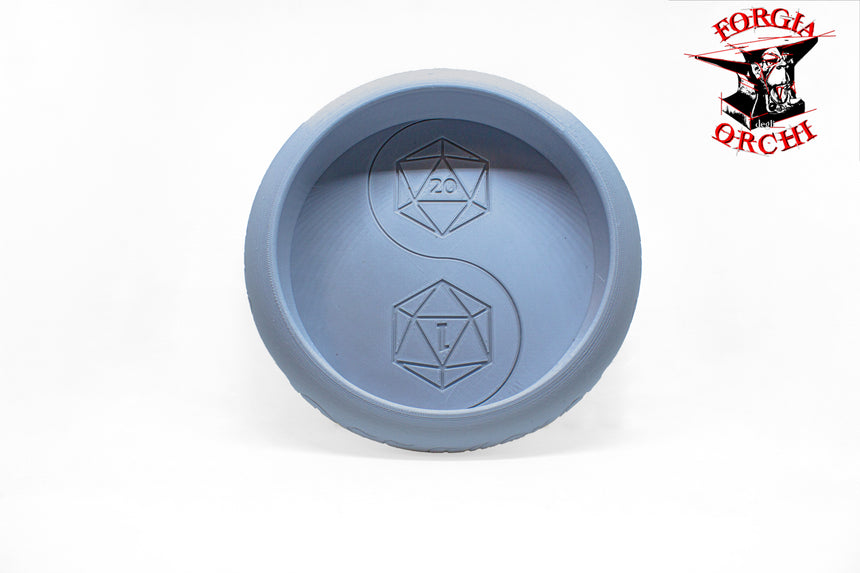 Tray throwing dice (EXCLUSIVE)